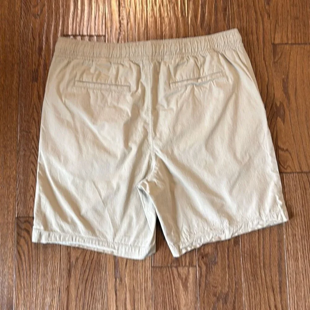Banana Republic khaki 7” inseam drawstring shorts L